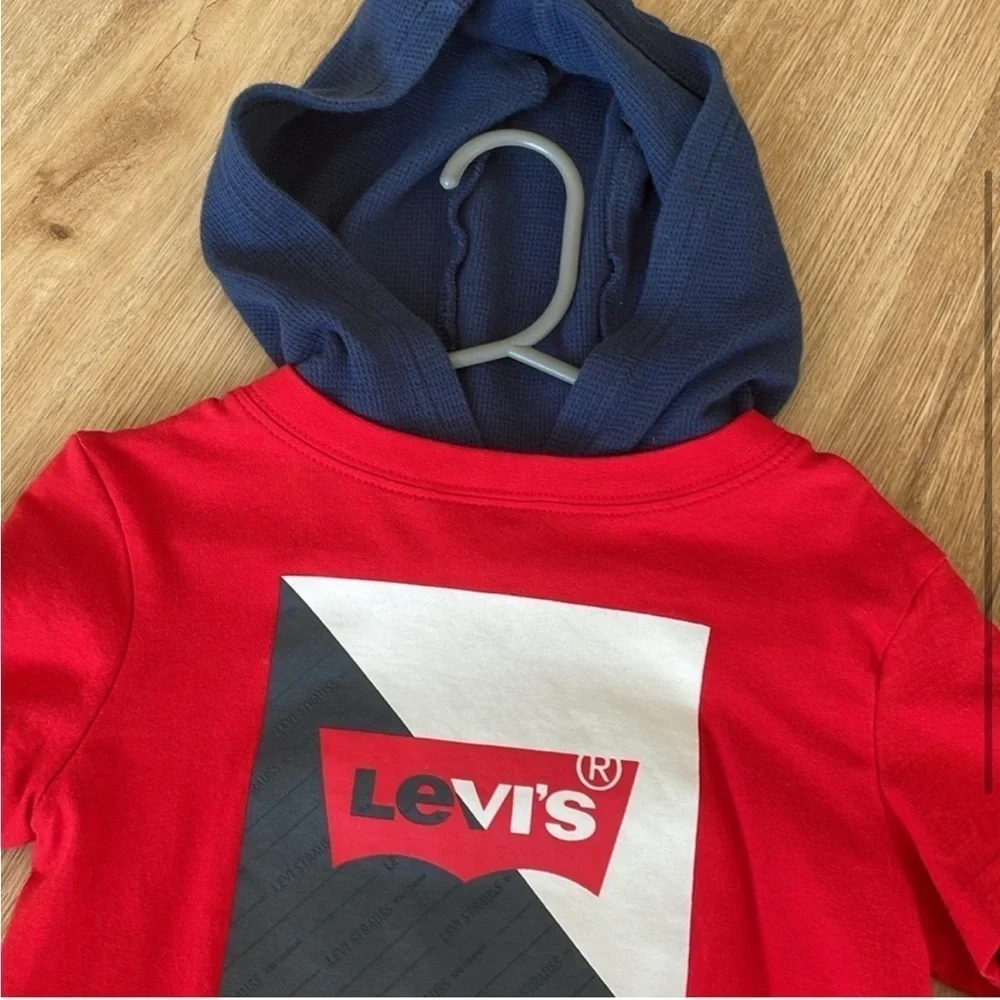 Levi’s Sweatshirt